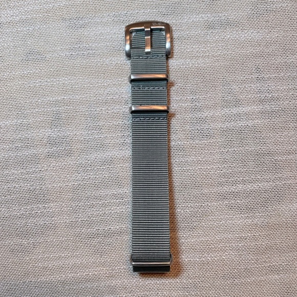BlueShark Nato Strap - Gray/ 20mm / Premium Brushed - Picture 3 of 3